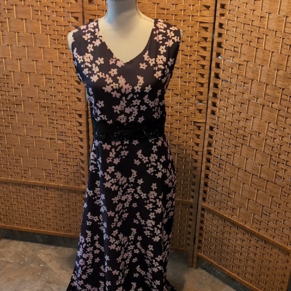 Floral V-Neck Dress - Black and Pink